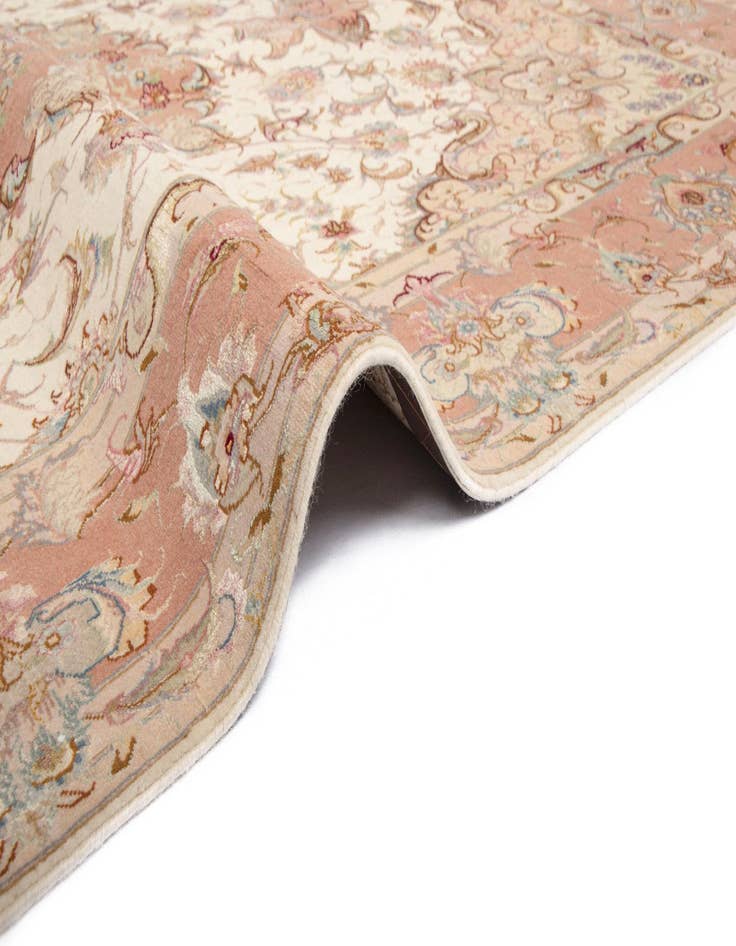 Detail image of 5' x 7' Tabriz Rug