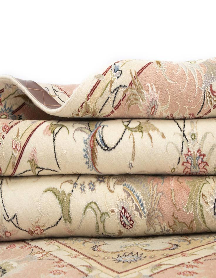 Detail image of 4' 11 x 6' 9 Tabriz Rug