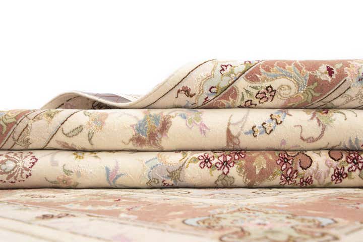 4' 9 x 7' Tabriz Rug