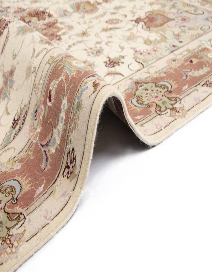 Detail image of 4' 9 x 7' Tabriz Rug