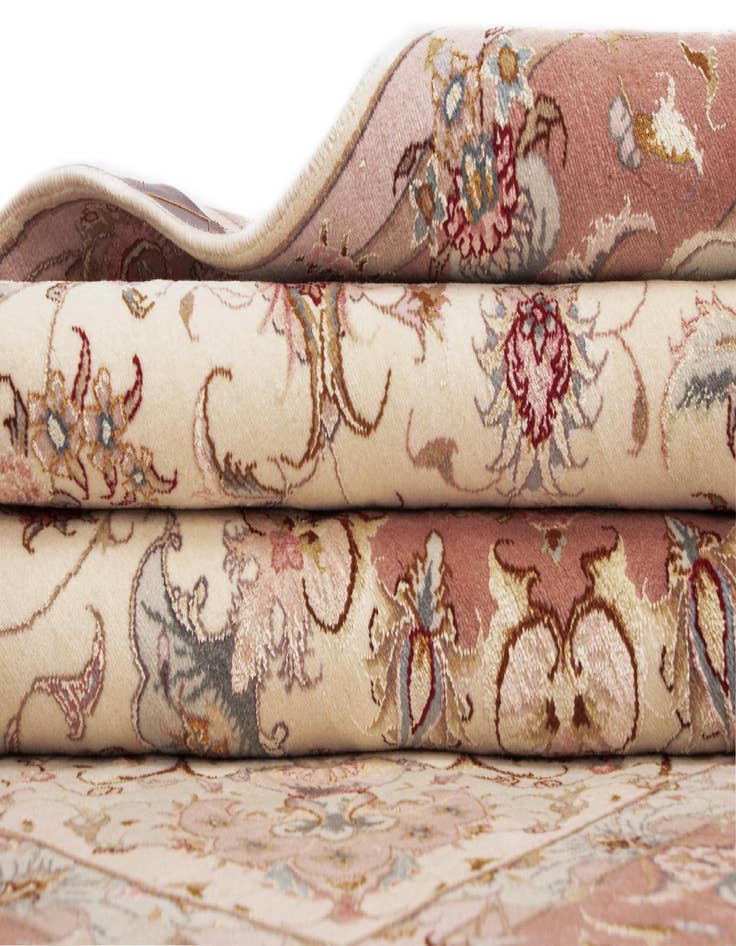 Detail image of 4' 10 x 6' 9 Tabriz Rug