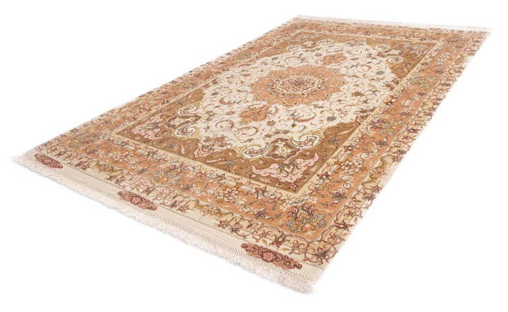 Detail image of 4' 11 x 7' 1 Tabriz Rug