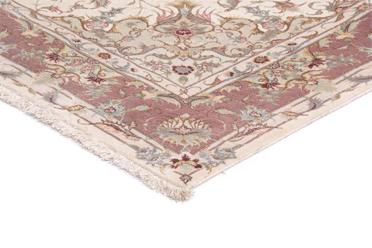 Detail image of 5' x 6' 6 Tabriz Rug