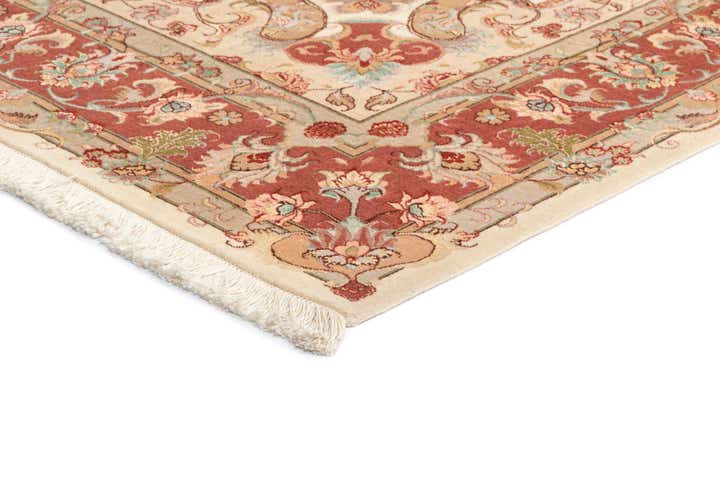 5' 9 x 8' 2 Tabriz Rug