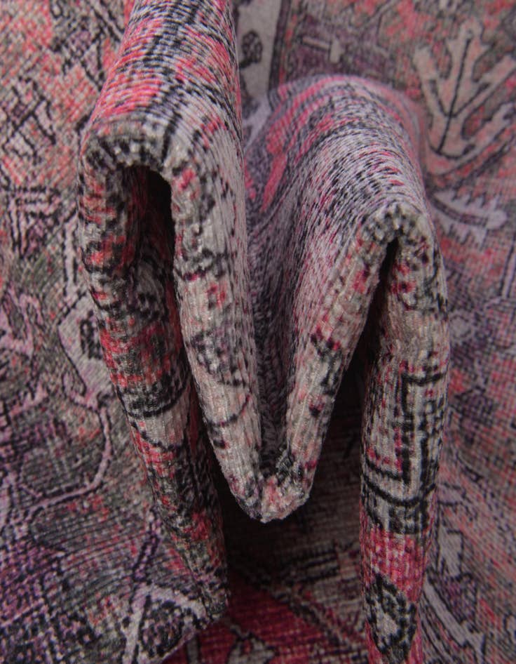 Detail image of 3' 6 x 5' 6 Washable Timeless Rug