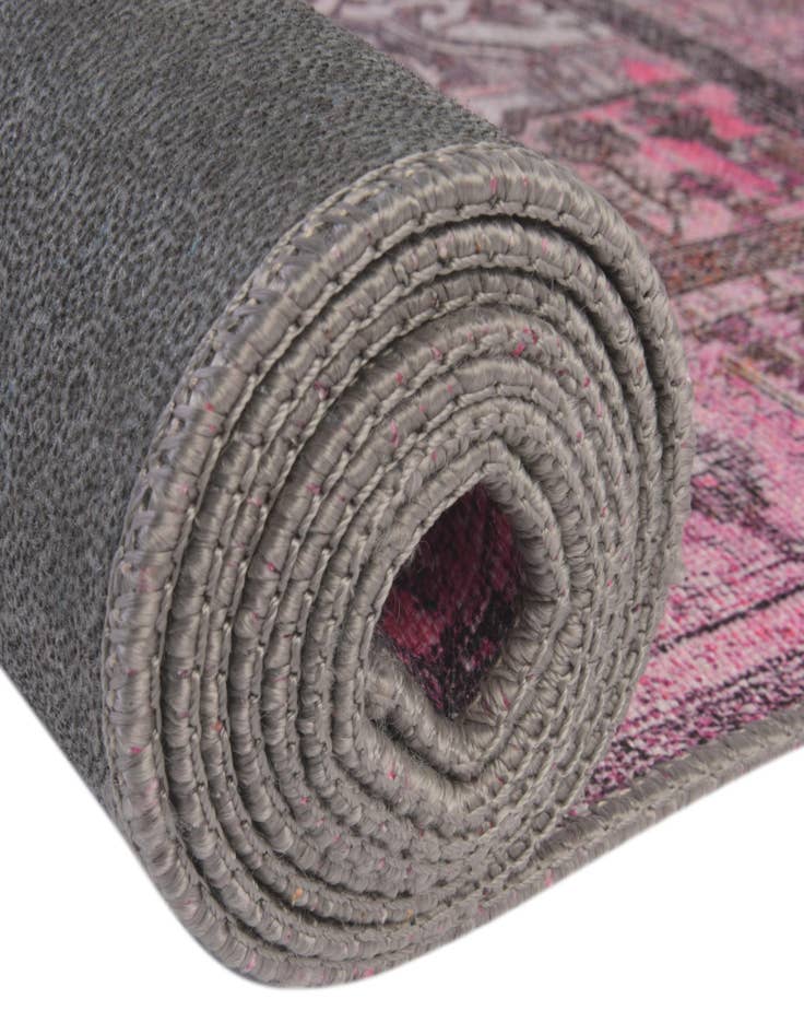 Detail image of 3' 6 x 5' 6 Washable Timeless Rug