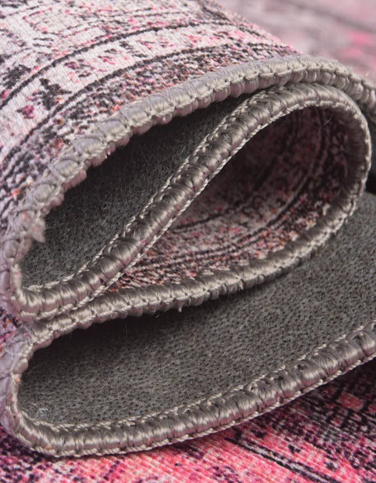 Detail image of 3' 6 x 5' 6 Washable Timeless Rug