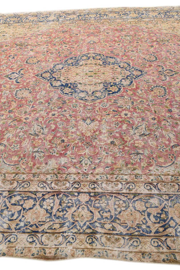 Detail image of 9' 8 x 13' 4 Hand Knotted Ultra Vintage Persian Wool Rug