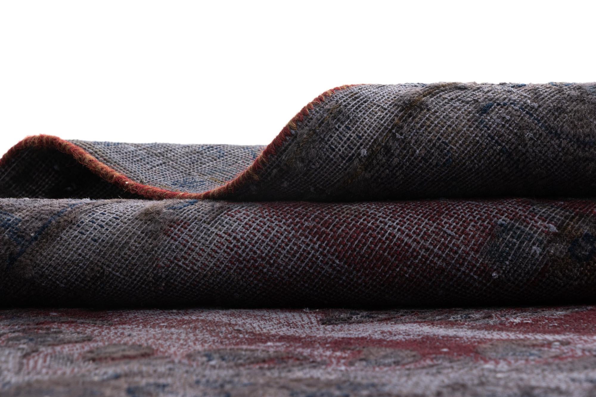 3' 11 x 6' 7 Vintage Royal Wool Rug