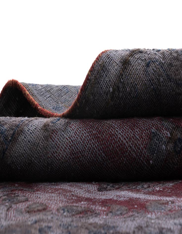 Detail image of 3' 11 x 6' 7 Vintage Royal Wool Rug