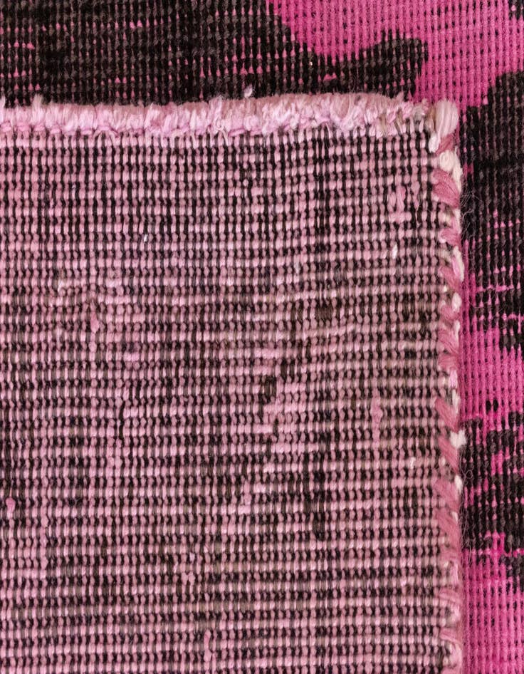 Detail image of 7' 1 x 9' 2 Vintage Royal Wool Rug