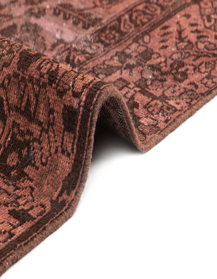 Detail image of 6' 7 x 10' 10 Vintage Rug