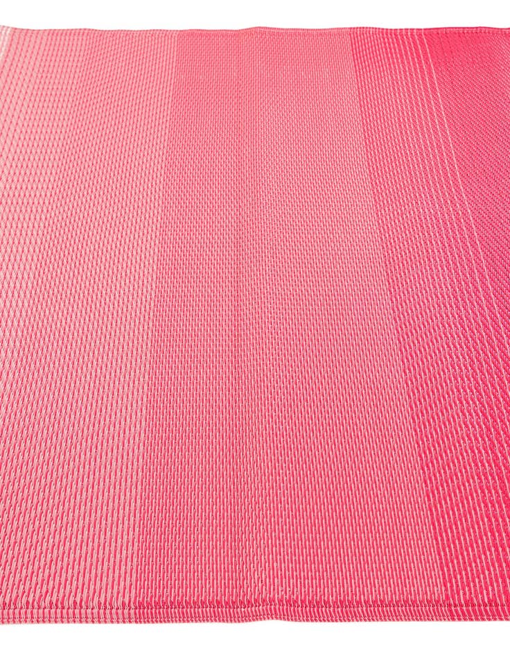 Detail image of 4' x 6'  Washable Vista Breeze Indoor / Outdoor Rug