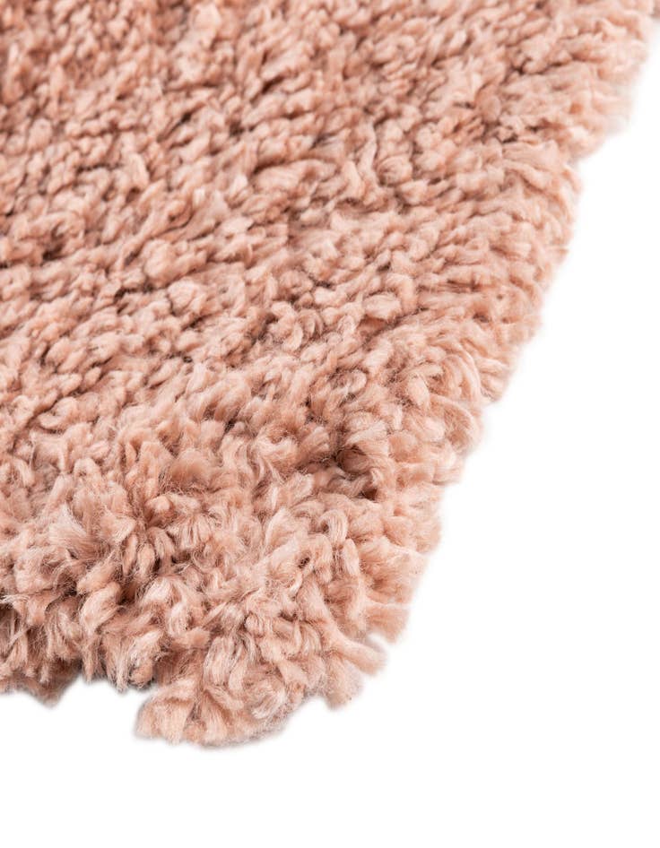 Detail image of 2' 2 x 3' Zermatt Shag Rug