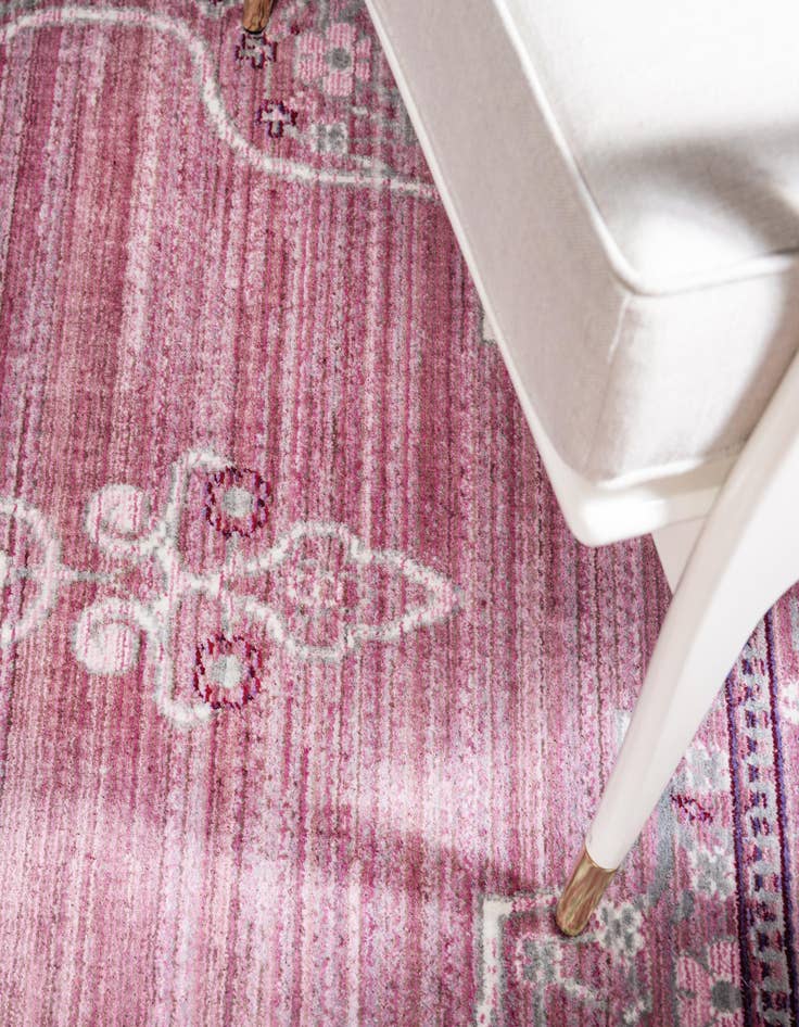 Detail image of 6' x 6' Aqua Round Rug