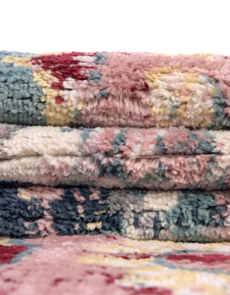Detail image of 3' 3 x 3' 3 Charleston Round Rug