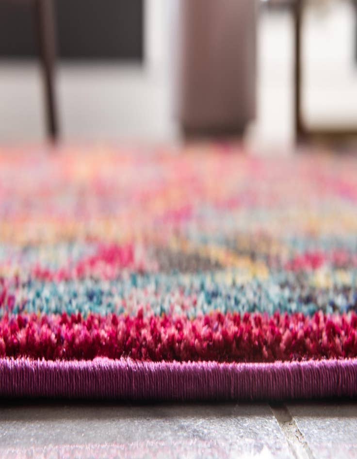Detail image of 8' x 8' Washable Fleur Round Rug