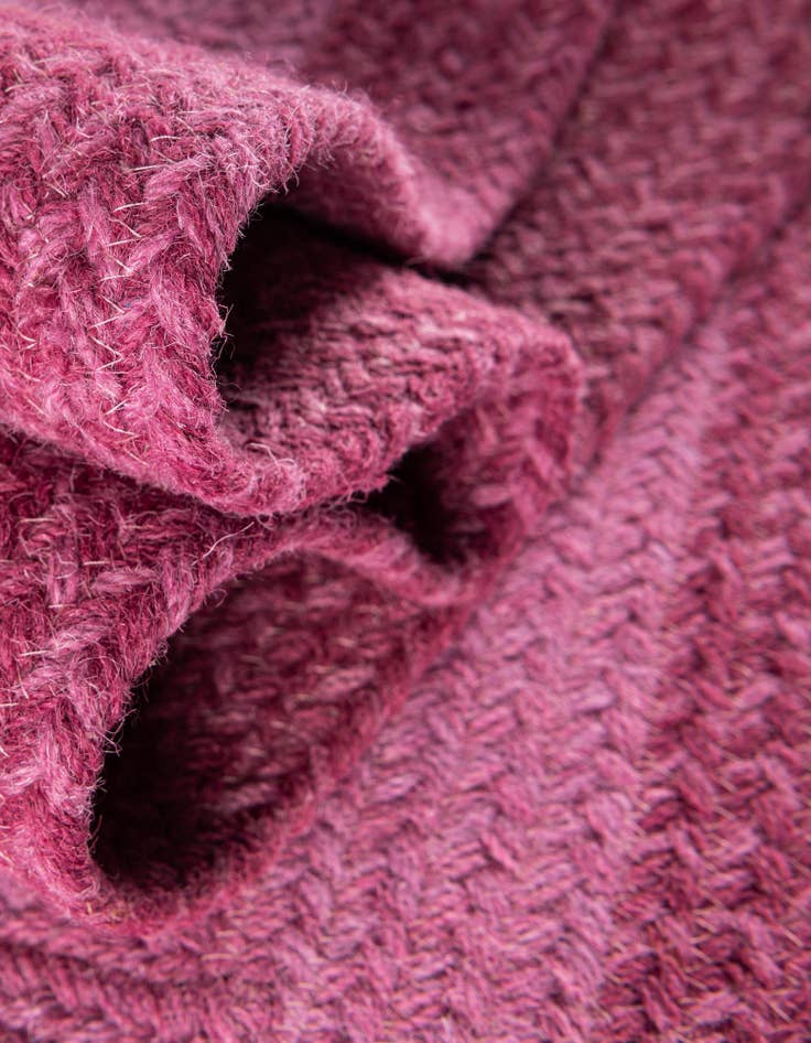 Detail image of 5' 1 x 5' 1  Hand Hand Braided Wool Round Rug