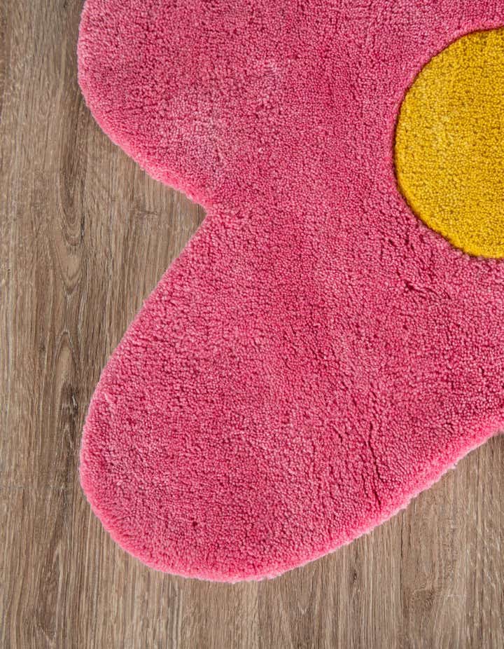3' 1 x 3' 1 Happy Rugs Funky Flower Wool Round