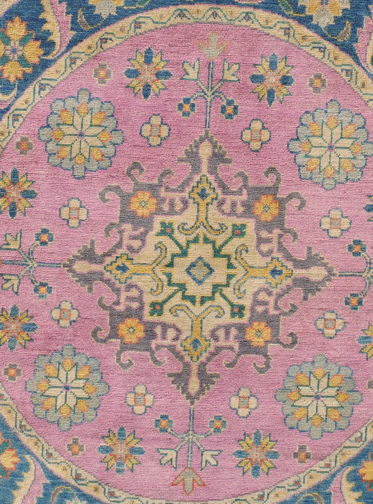 4' 10 x 5' Hand Knotted Kazak Round Rug