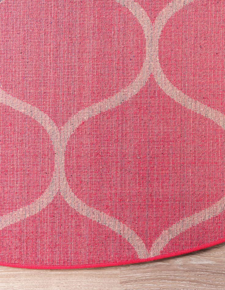 Detail image of 8' x 8' Lattice Frieze Round Rug