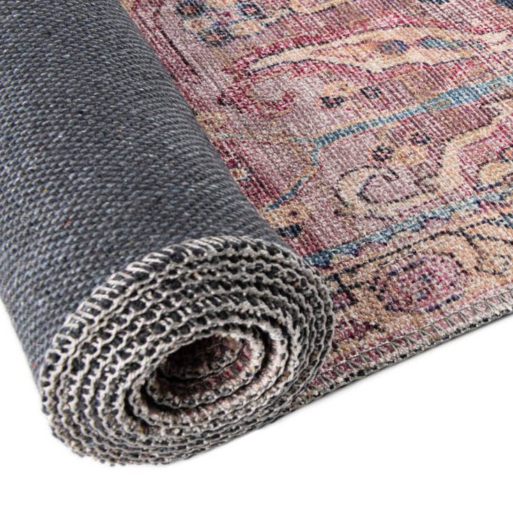 Detail image of 3' 3 x 3' 3 Washable Nostalgia Round Rug