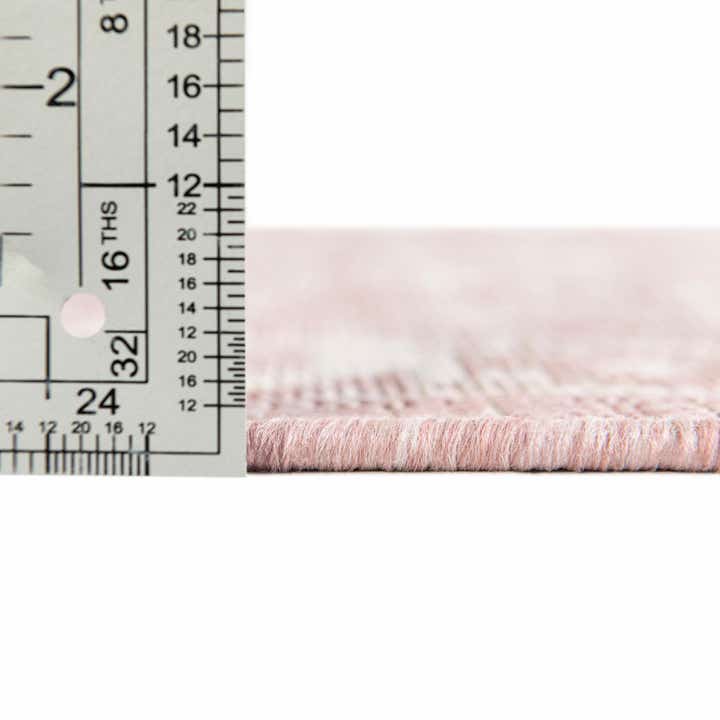 5' 3 x 5' 3 Easy-Clean Aztec Indoor / Outdoor Round Rug