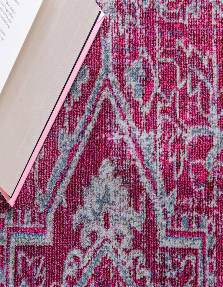 Detail image of 8' x 8' Santiago Round Rug