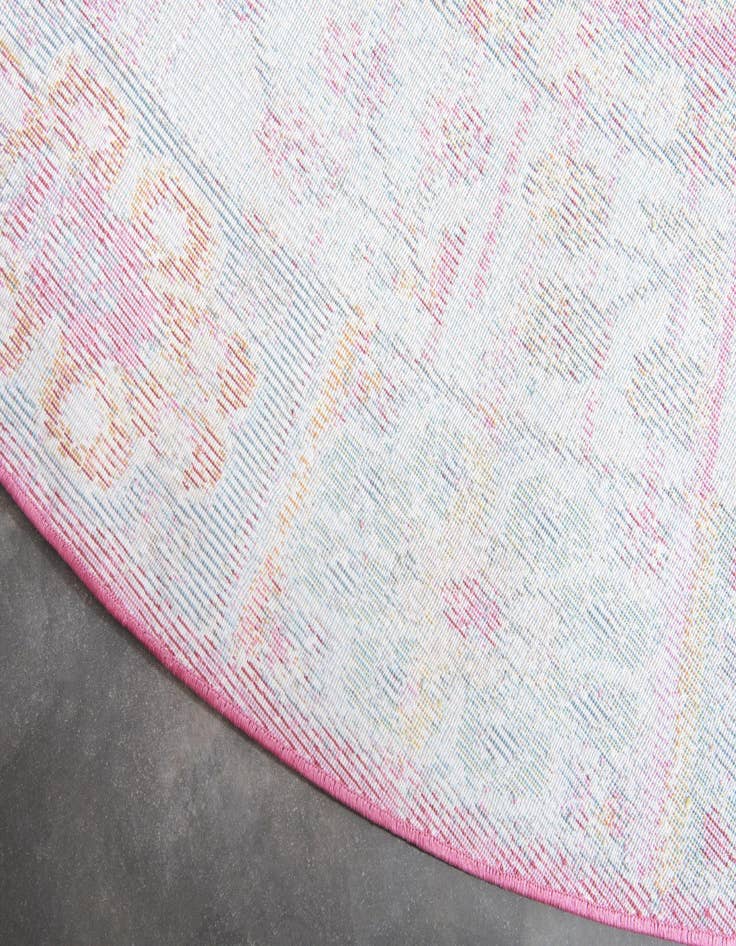 Detail image of 8' x 8' Santiago Round Rug