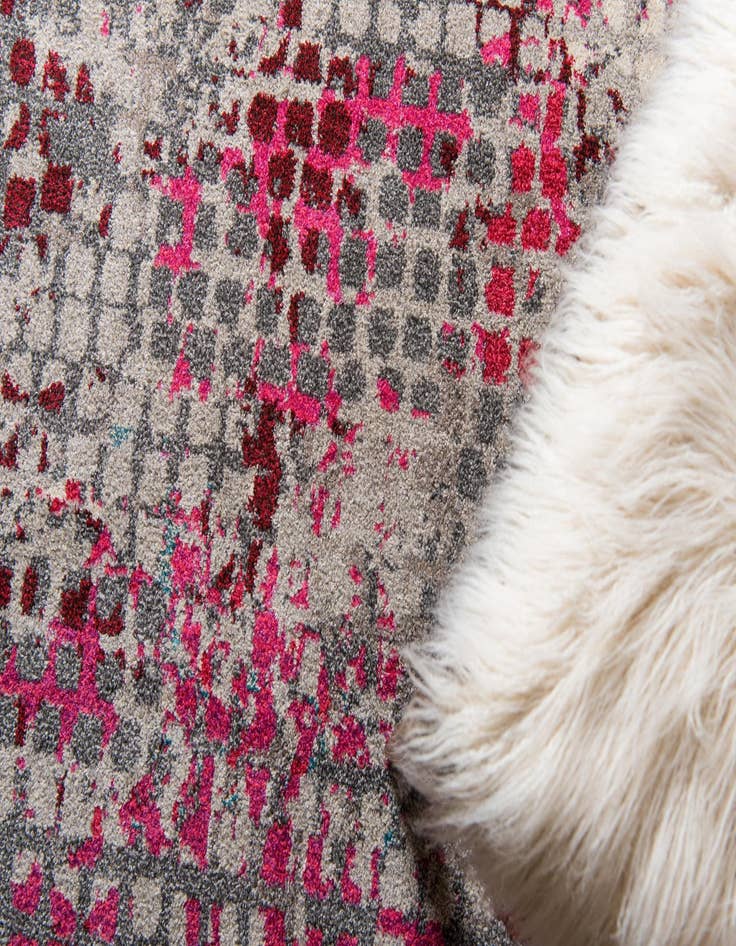 Detail image of 8' x 8'  Washable Spectrum Round Rug