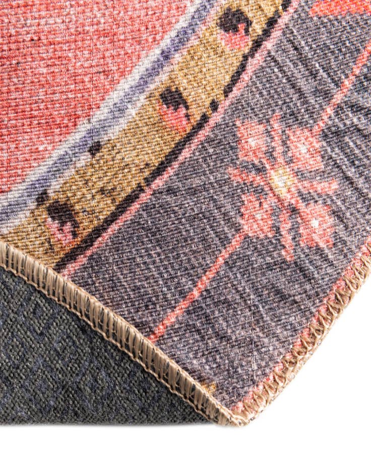 Detail image of 3' 6 x 3' 6 Washable Timeless Round Rug