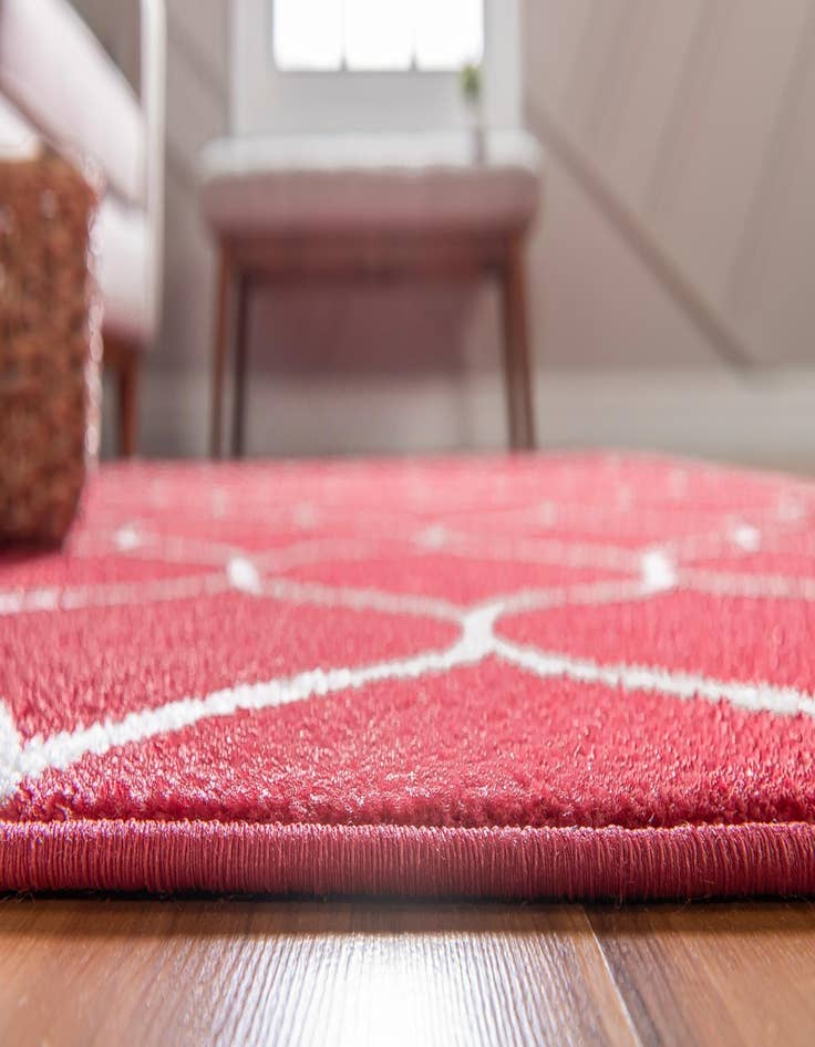 Detail image of 8' x 8' Trellis Frieze Round Rug