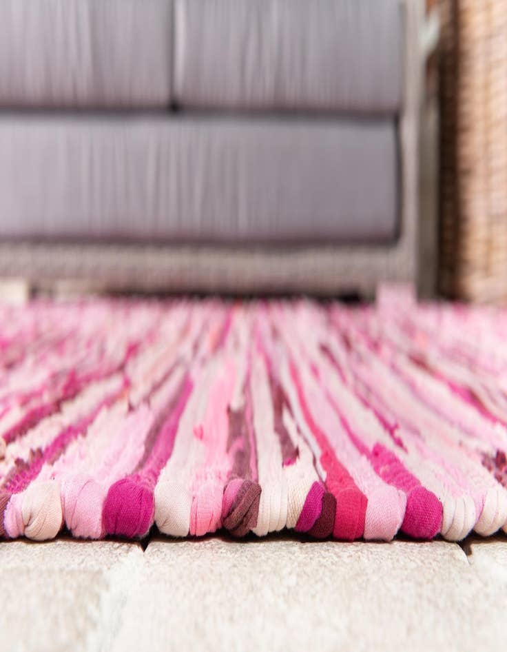 Detail image of 2' 7 x 9' 10 Hand Woven Chindi Cotton Runner Rug