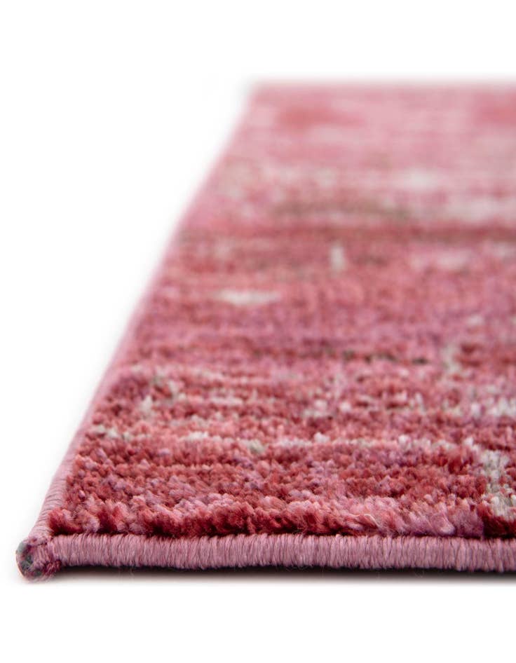 Detail image of 2' 7 x 8' 2 Madrid Runner Rug