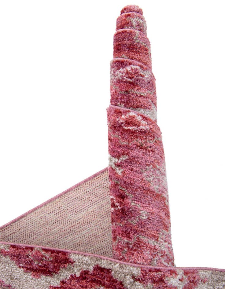 Detail image of 2' 7 x 8' 2 Madrid Runner Rug