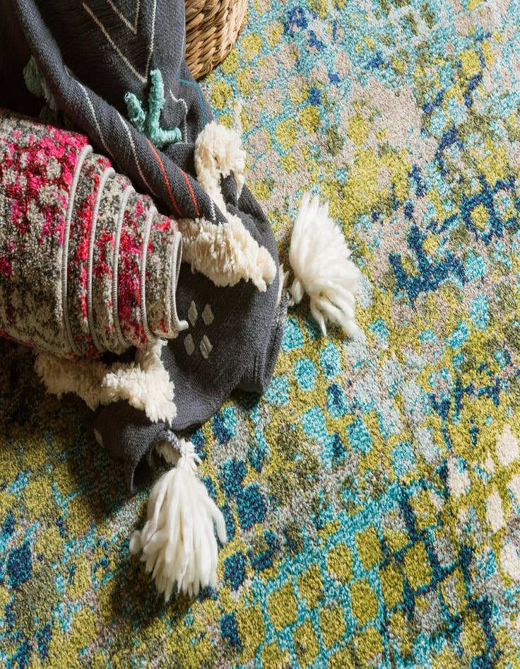 Detail image of 2' 2 x 6' 7 Washable Theia Runner Rug