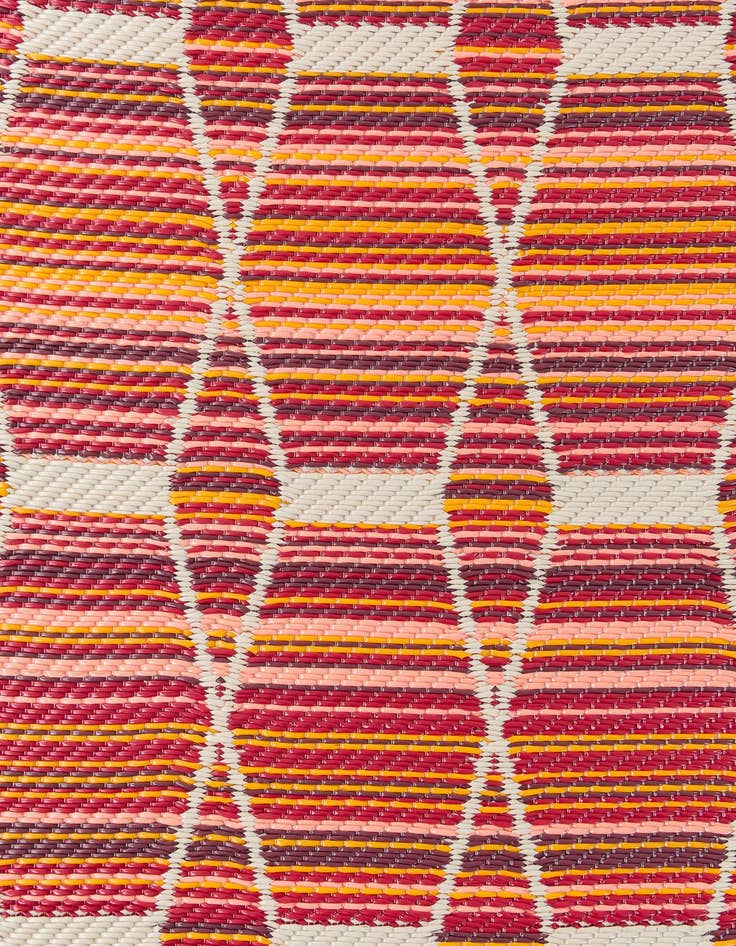 Detail image of 2' x 6'  Washable Vista Breeze Indoor / Outdoor Runner Rug