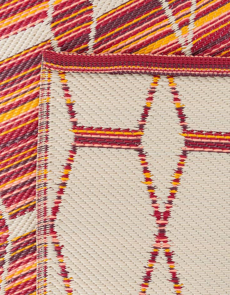 Detail image of 2' x 6'  Washable Vista Breeze Indoor / Outdoor Runner Rug