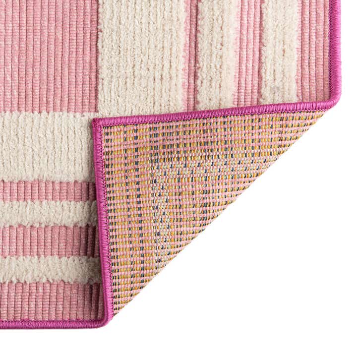 7' 10 x 7' 10 Easy-Clean Aruba Indoor / Outdoor Square Rug