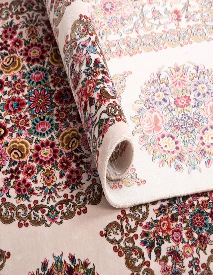 Detail image of 8' 2 x 8' 2 Ghom Design Square Rug