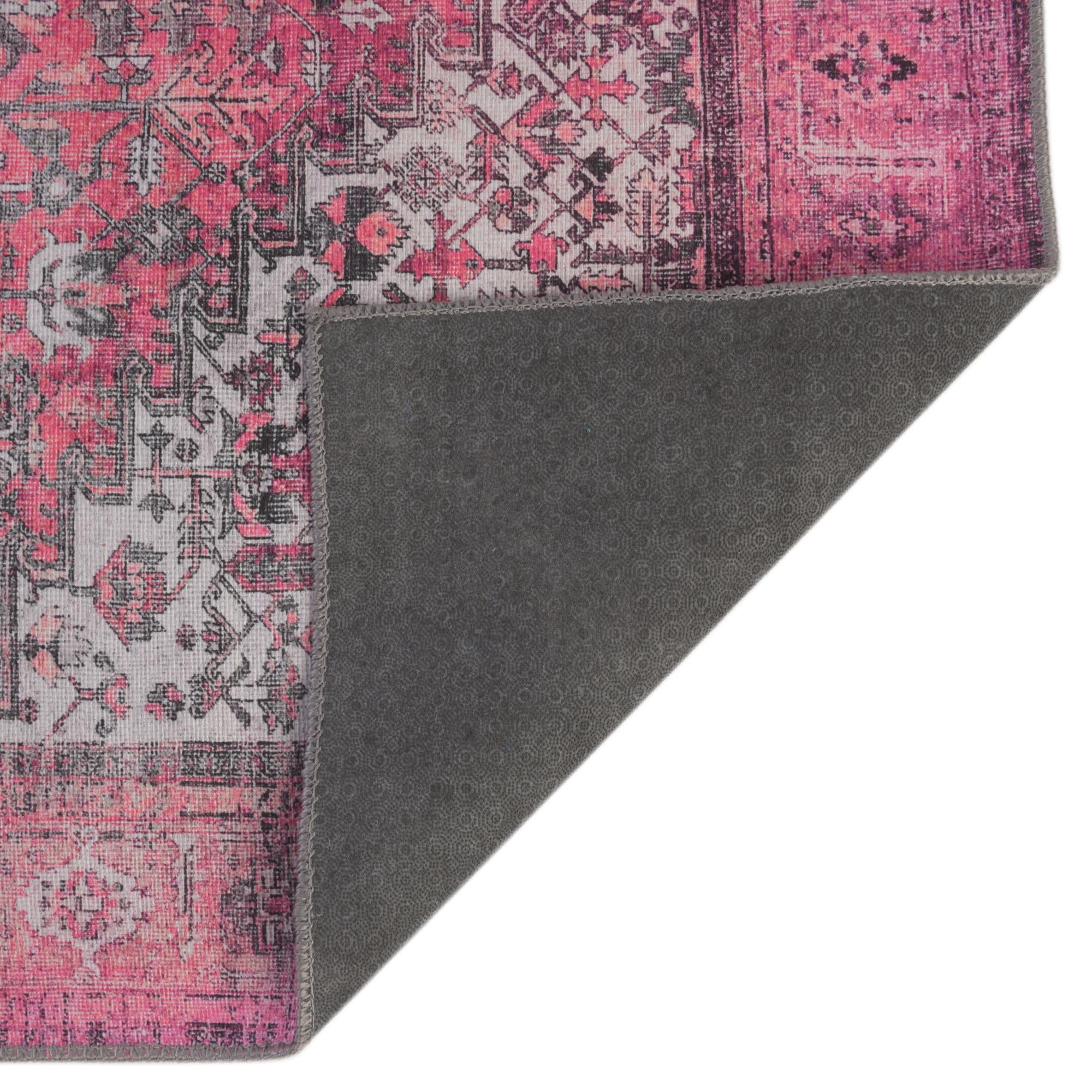 7' 6 x 7' 6 Washable Timeless Square Rug