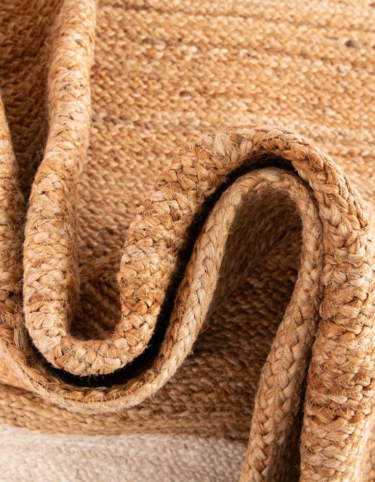 Detail image of 5' 1 x 8' Handmade Braided Jute Rug