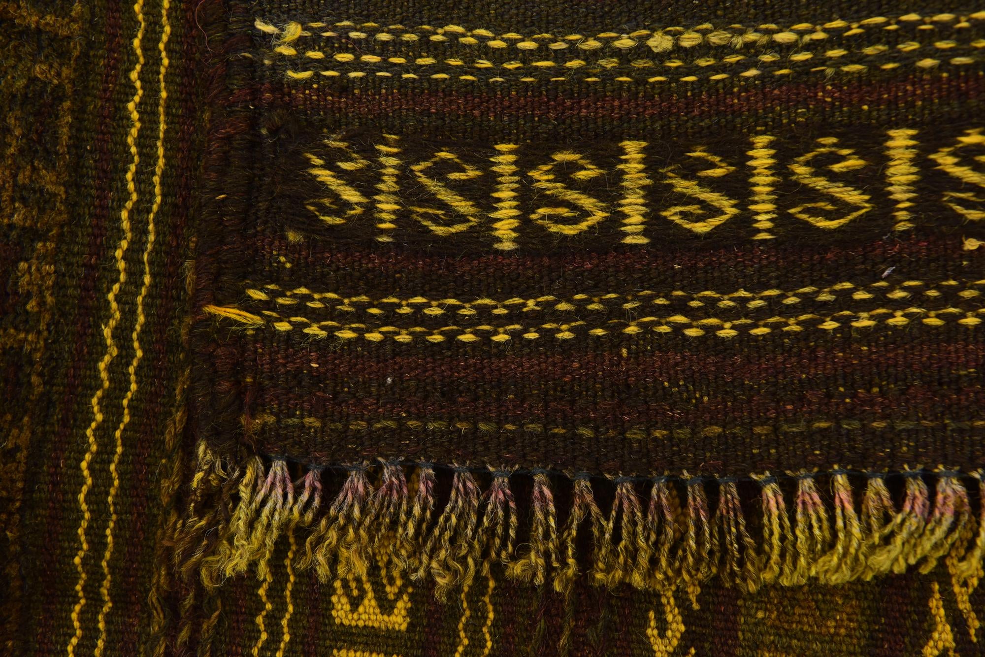 3' 10 x 4' 4 Hand Knotted Sumak Wool Square Rug