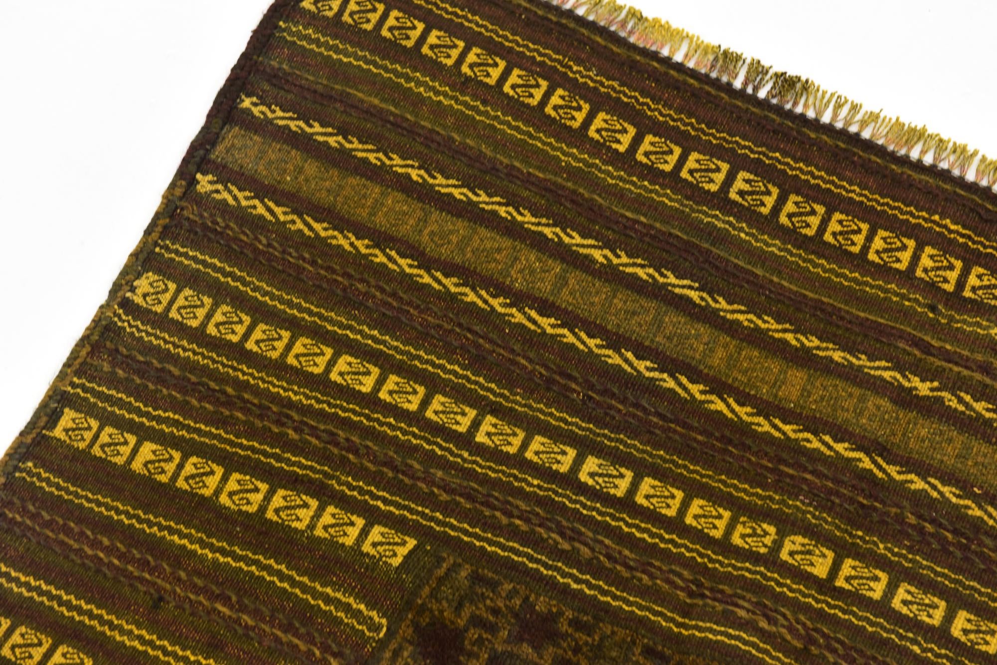 3' 10 x 4' 4 Hand Knotted Sumak Wool Square Rug