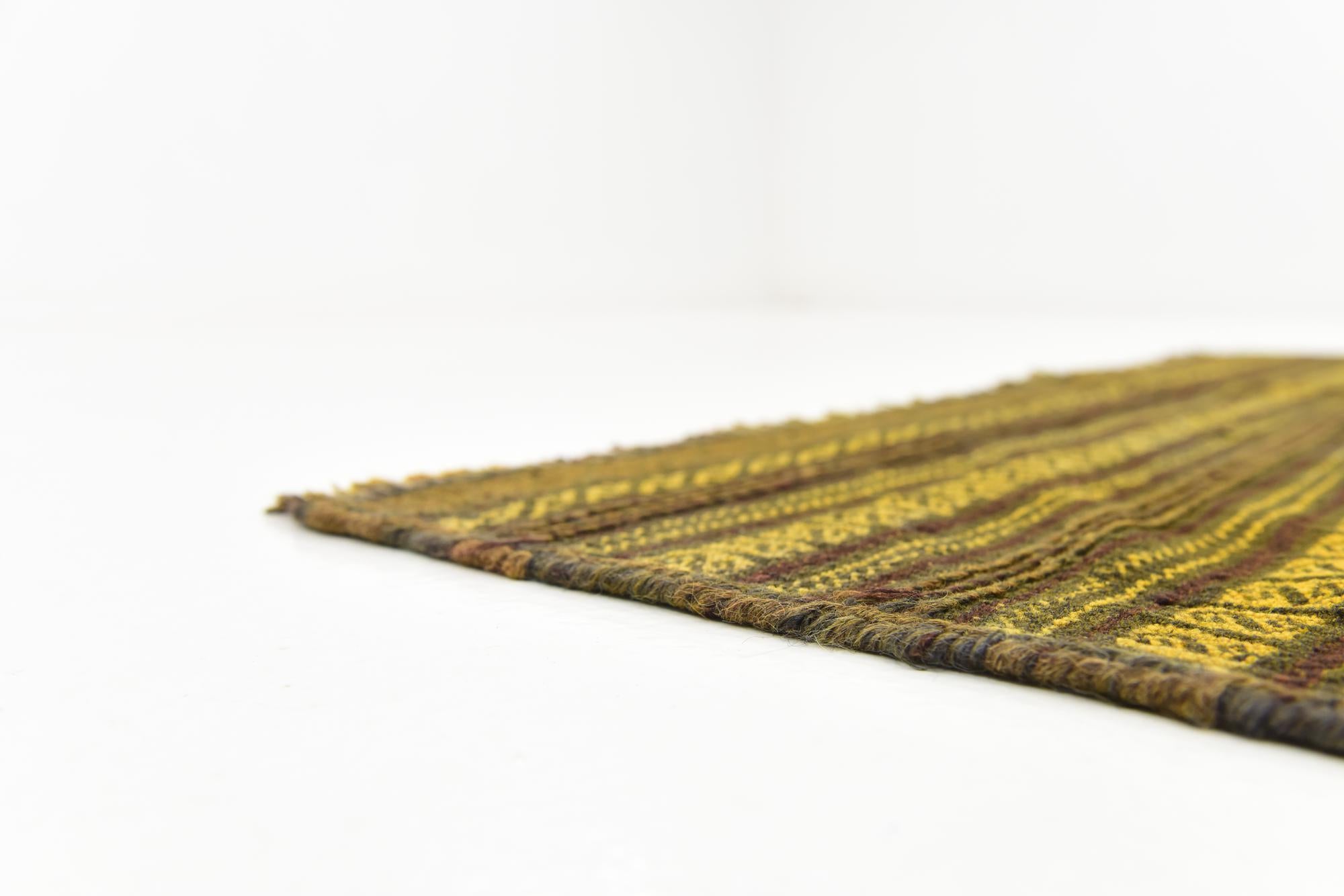 3' 10 x 4' 4 Hand Knotted Sumak Wool Square Rug