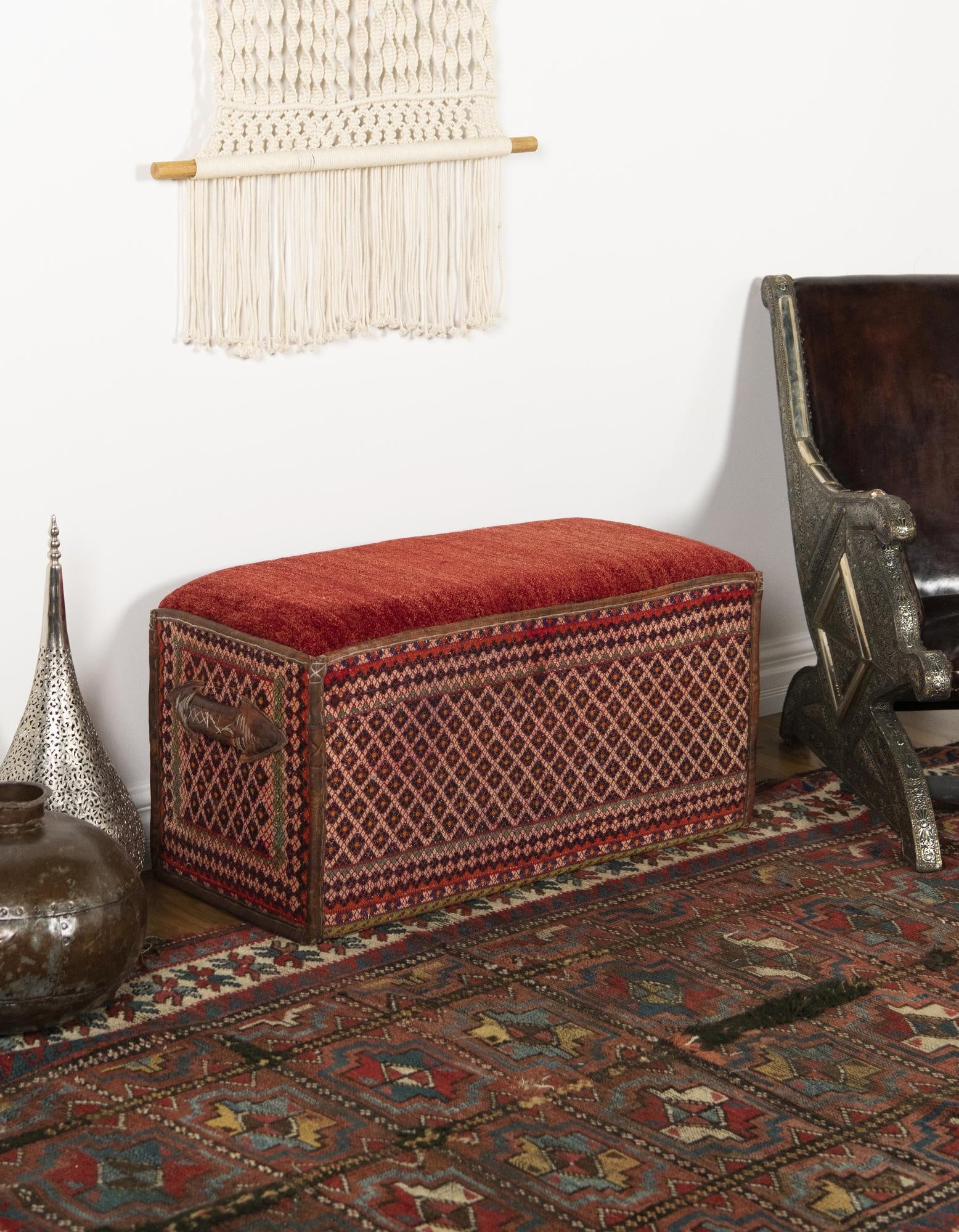 1' 5 x 2' 10  Hand Knotted Furniture Trunk