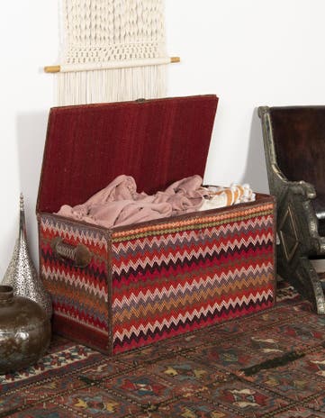 1' 7 x 3' Hand Knotted Furniture Trunk