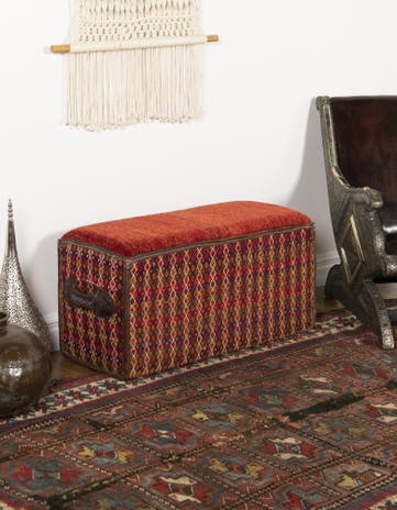 1' 4 x 2' 10 Hand Knotted Furniture Trunk