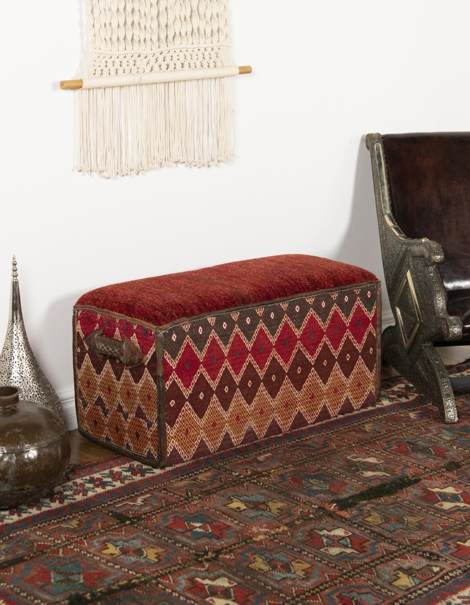  1' 5 x 3'  Hand Knotted Furniture Trunk