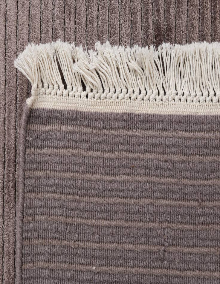 Detail image of 8' 1 x 10'  Hand Knotted Darya Rug